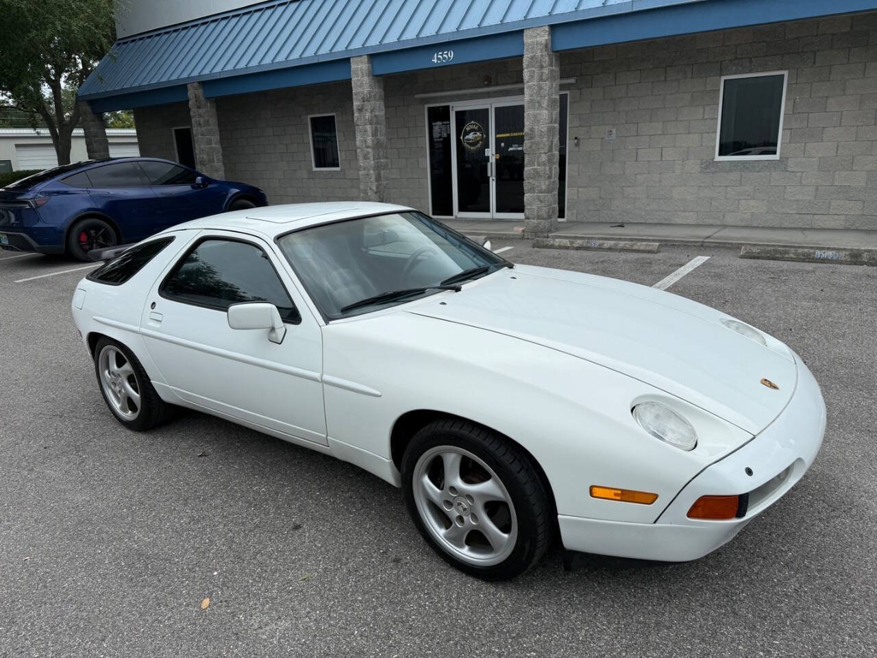 Used 1987 Porsche 928 S4 RWD image 10
