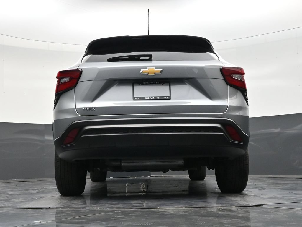 Used 2025 Chevrolet Trax LS FWD image 23