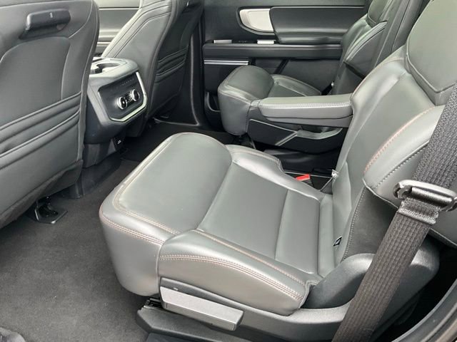Used 2025 Ford Expedition Active image 12
