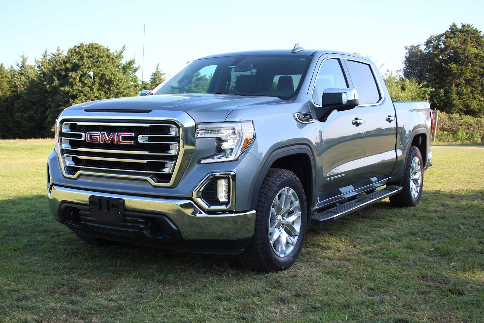 Used 2021 GMC Sierra 1500 SLT AWD/4WD image 4