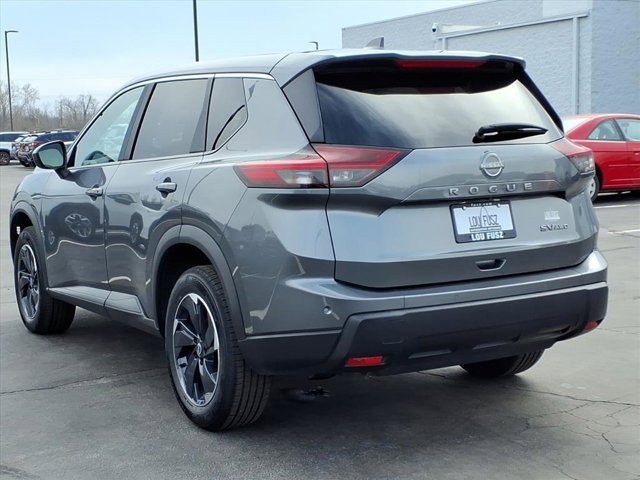 Used 2024 Nissan Rogue SV image 5