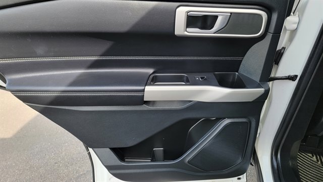 Used 2022 Ford Explorer XLT w/ Equipment Group 202A image 50