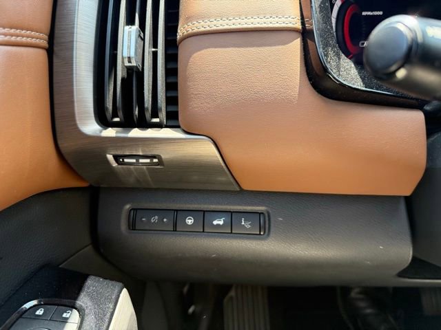 Used 2023 Nissan Pathfinder Platinum w/ Cargo Package AWD/4WD image 35