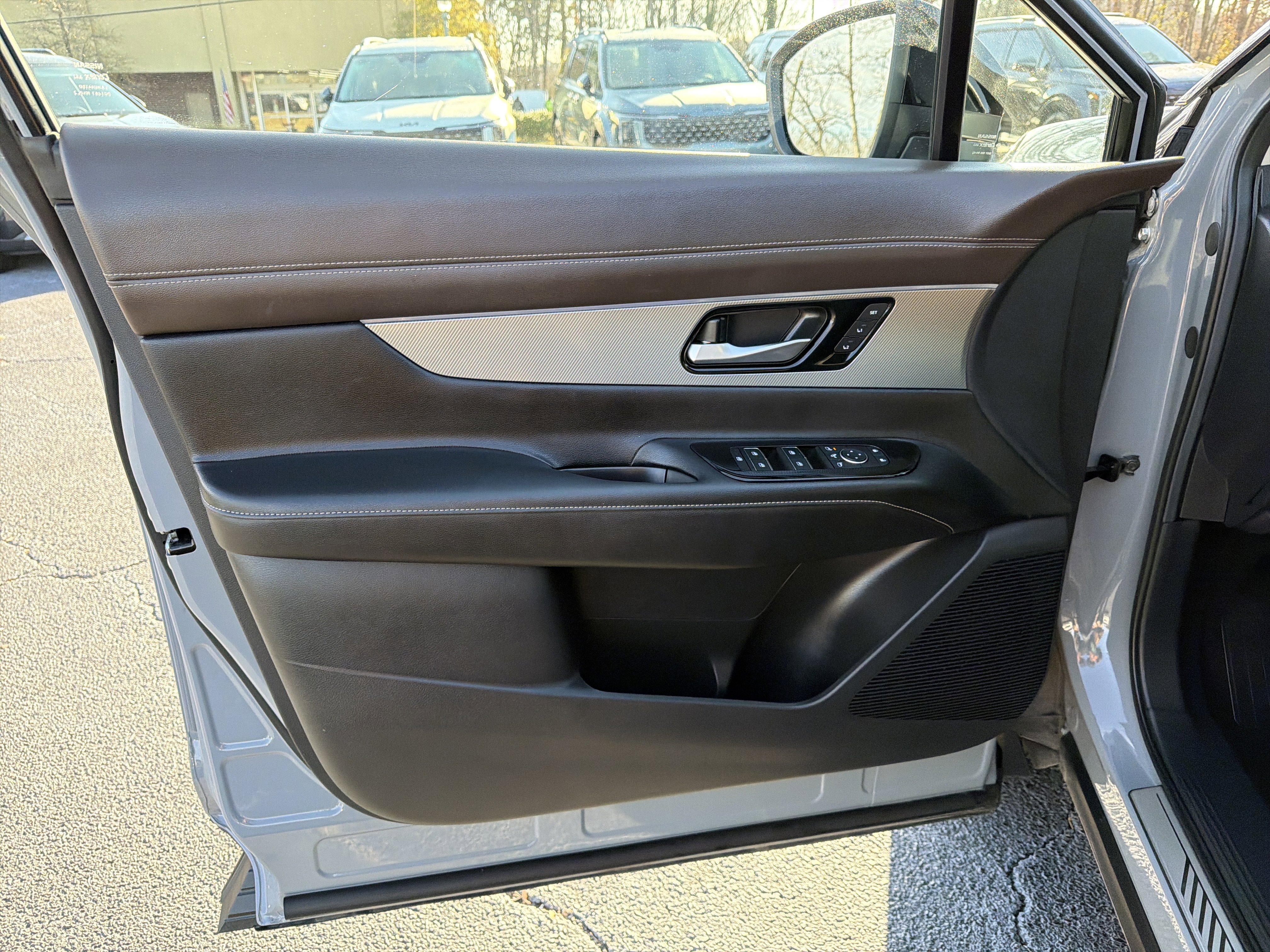 Used 2025 Nissan Murano Platinum w/ Cargo Package image 10