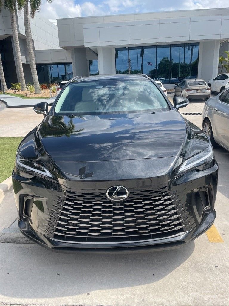 Used 2023 Lexus RX 350 Premium Plus w/ Cold Area Package FWD image 4