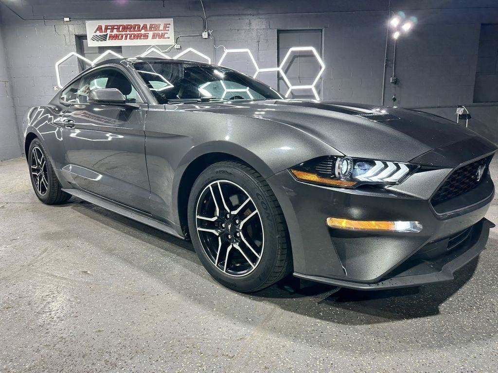 Used 2018 Ford Mustang Premium RWD image 7