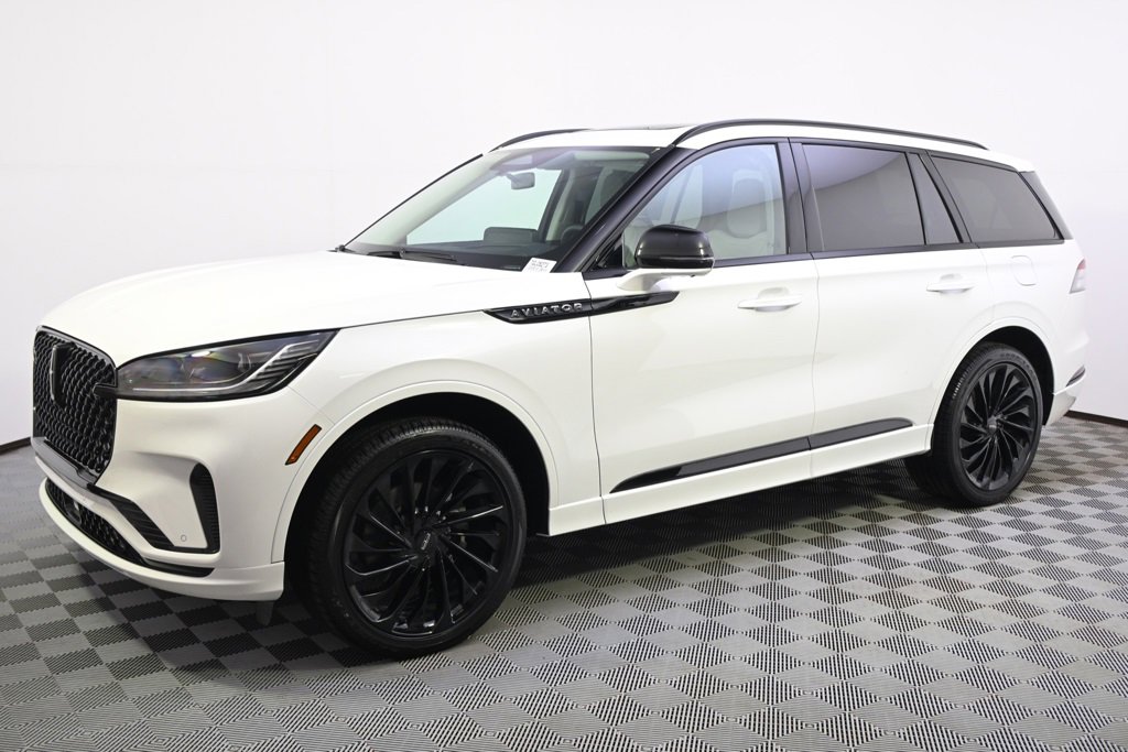 New 2026 Lincoln Aviator Reserve image 2