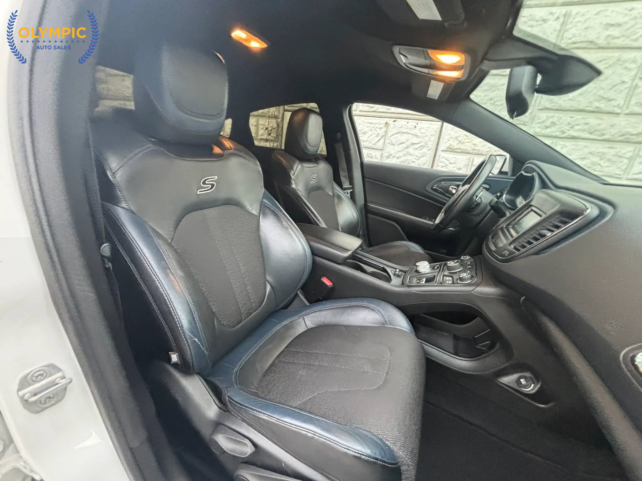 Used 2015 Chrysler 200 S image 37