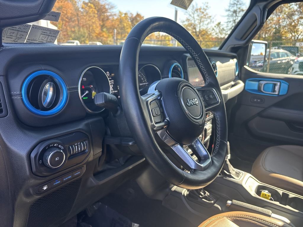 Used 2022 Jeep Wrangler Unlimited Sahara w/ Cold Weather Group image 20