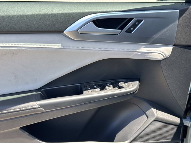 New 2026 Volkswagen Taos SE FWD image 20