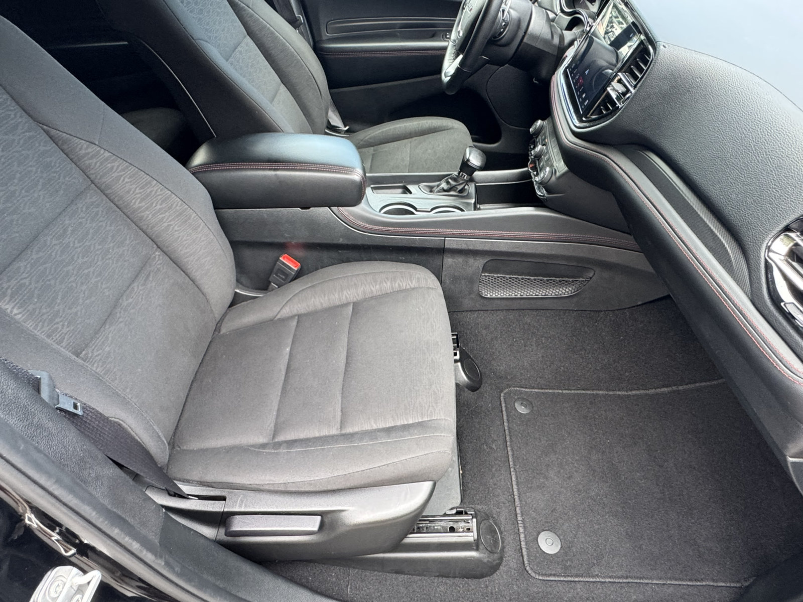 Used 2025 Dodge Durango GT AWD/4WD image 15