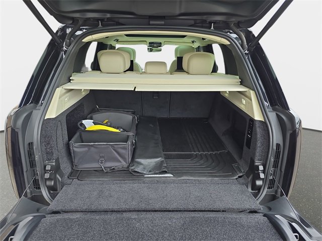 Used 2024 Land Rover Range Rover Autobiography image 12