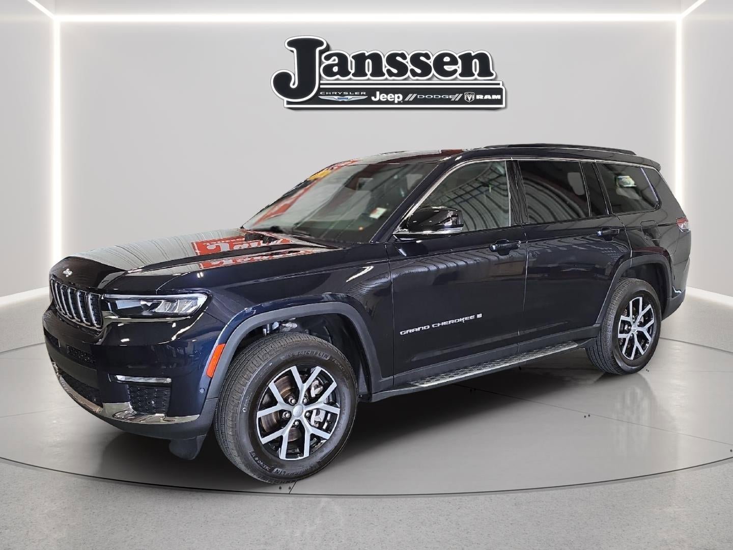 Used 2024 Jeep Grand Cherokee L Limited w/ Luxury Tech Group II AWD/4WD image 1