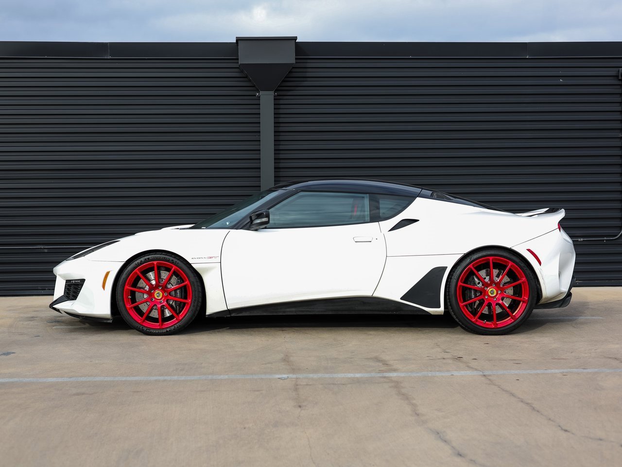 Used 2021 Lotus Evora image 2