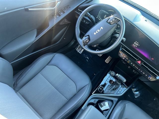 Used 2024 Kia Niro EX Touring image 17