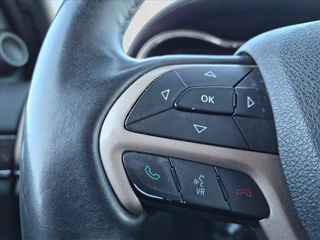 Used 2015 Jeep Grand Cherokee Overland w/ Advanced Technology Group AWD/4WD image 13