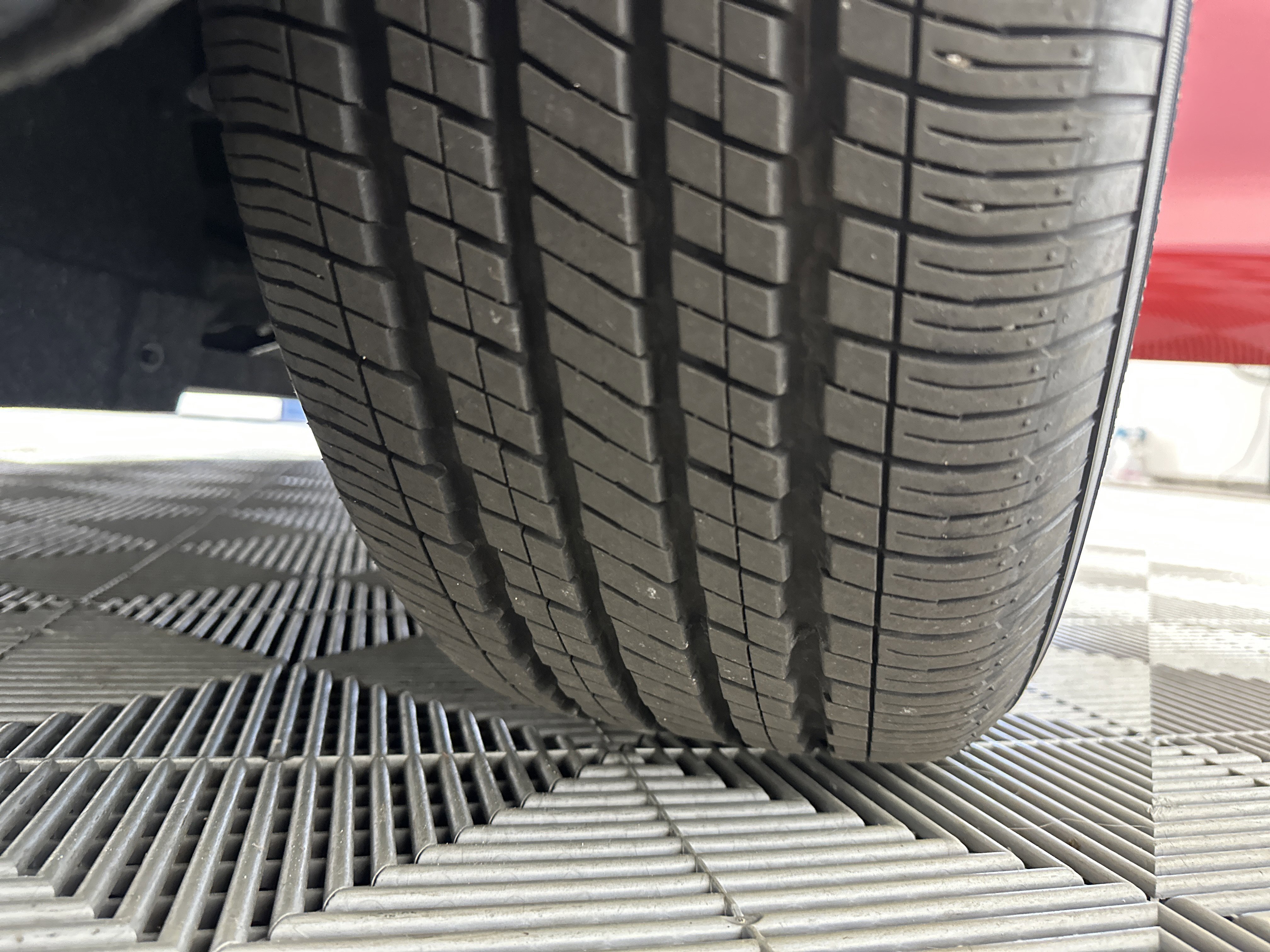 Used 2025 Chrysler Pacifica Select image 13