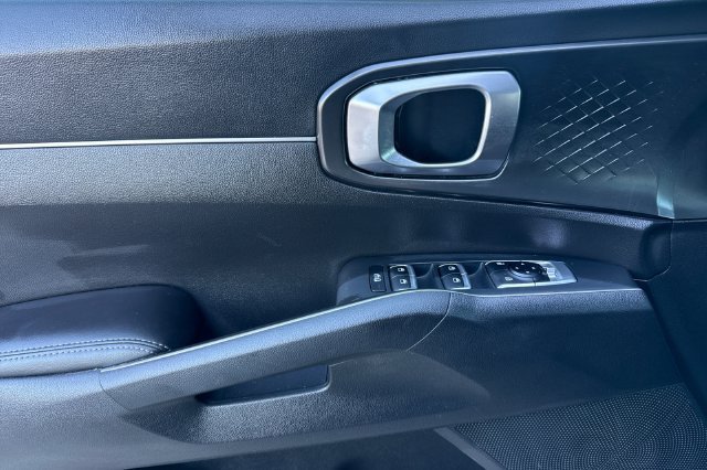Certified 2023 Kia Sorento EX w/ Panoramic Sunroof Package AWD/4WD image 13