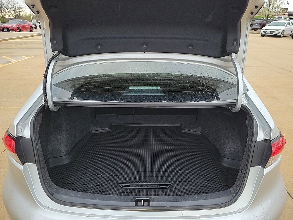 Used 2025 Toyota Corolla LE image 13