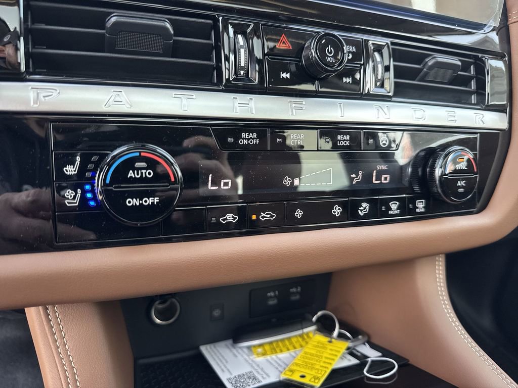 New 2026 Nissan Pathfinder Platinum AWD/4WD image 19