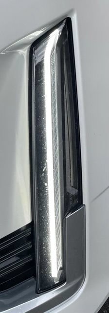 Used 2022 Cadillac Escalade Premium Luxury AWD/4WD image 13