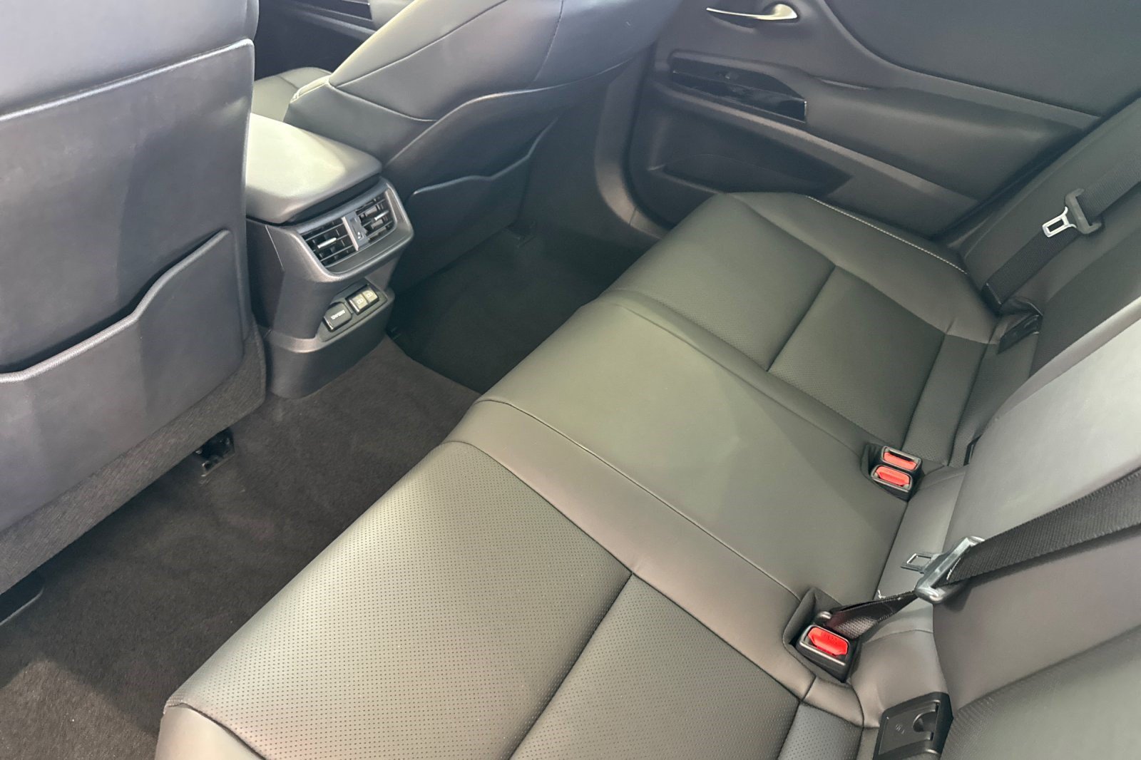 Certified 2025 Lexus ES 300h w/ Premium Package FWD image 15