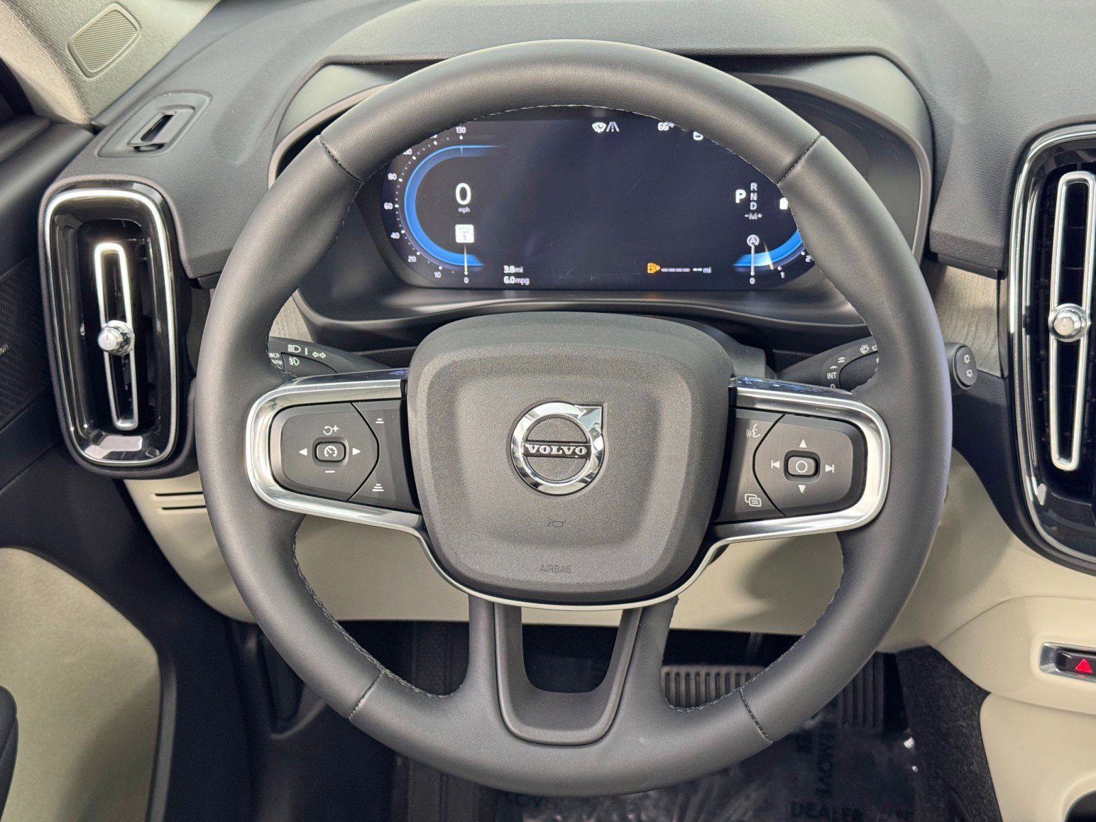 Used 2023 Volvo XC40 B5 Ultimate image 20