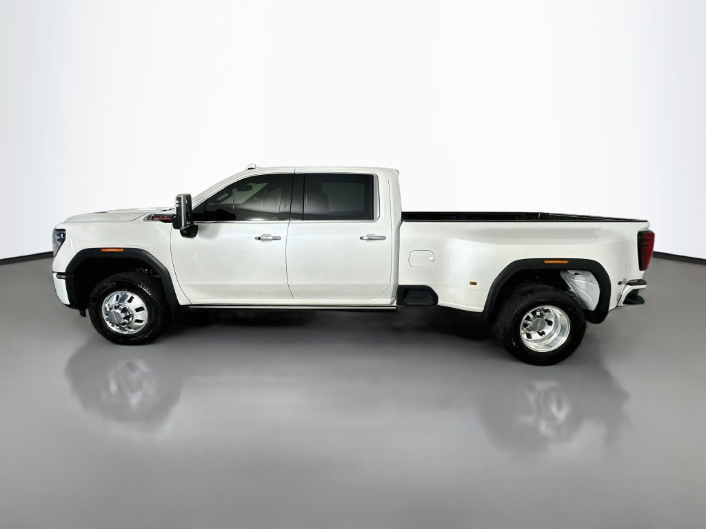 Used 2024 GMC Sierra 3500 Denali AWD/4WD image 4