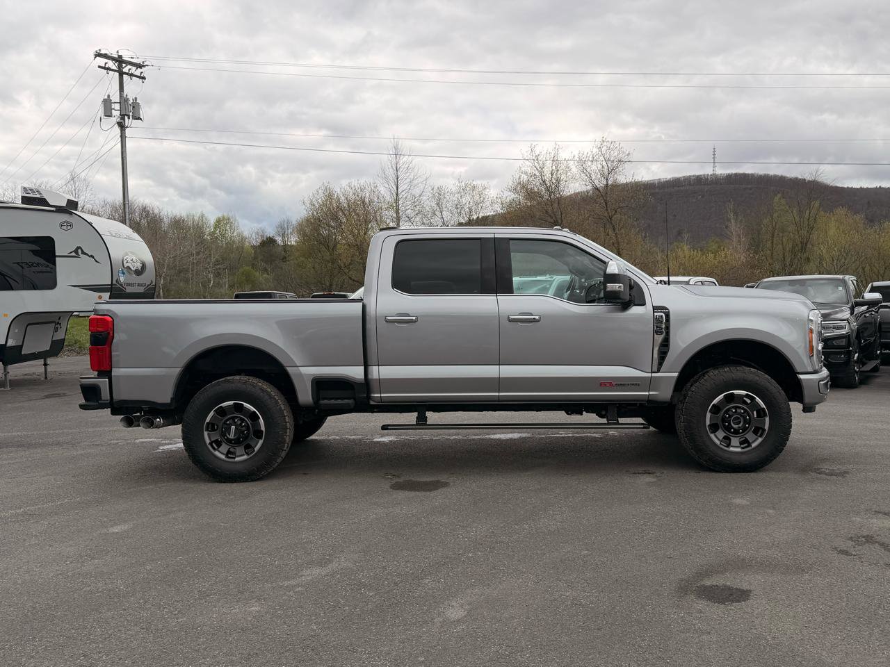 Used 2023 Ford F350 Platinum w/ Tremor Off-Road Package AWD/4WD image 4