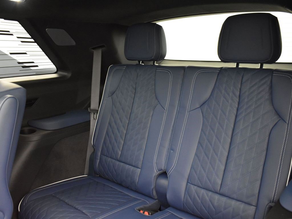 New 2026 Cadillac Vistiq Premium Luxury w/ LPO, Floor Liner Package image 31