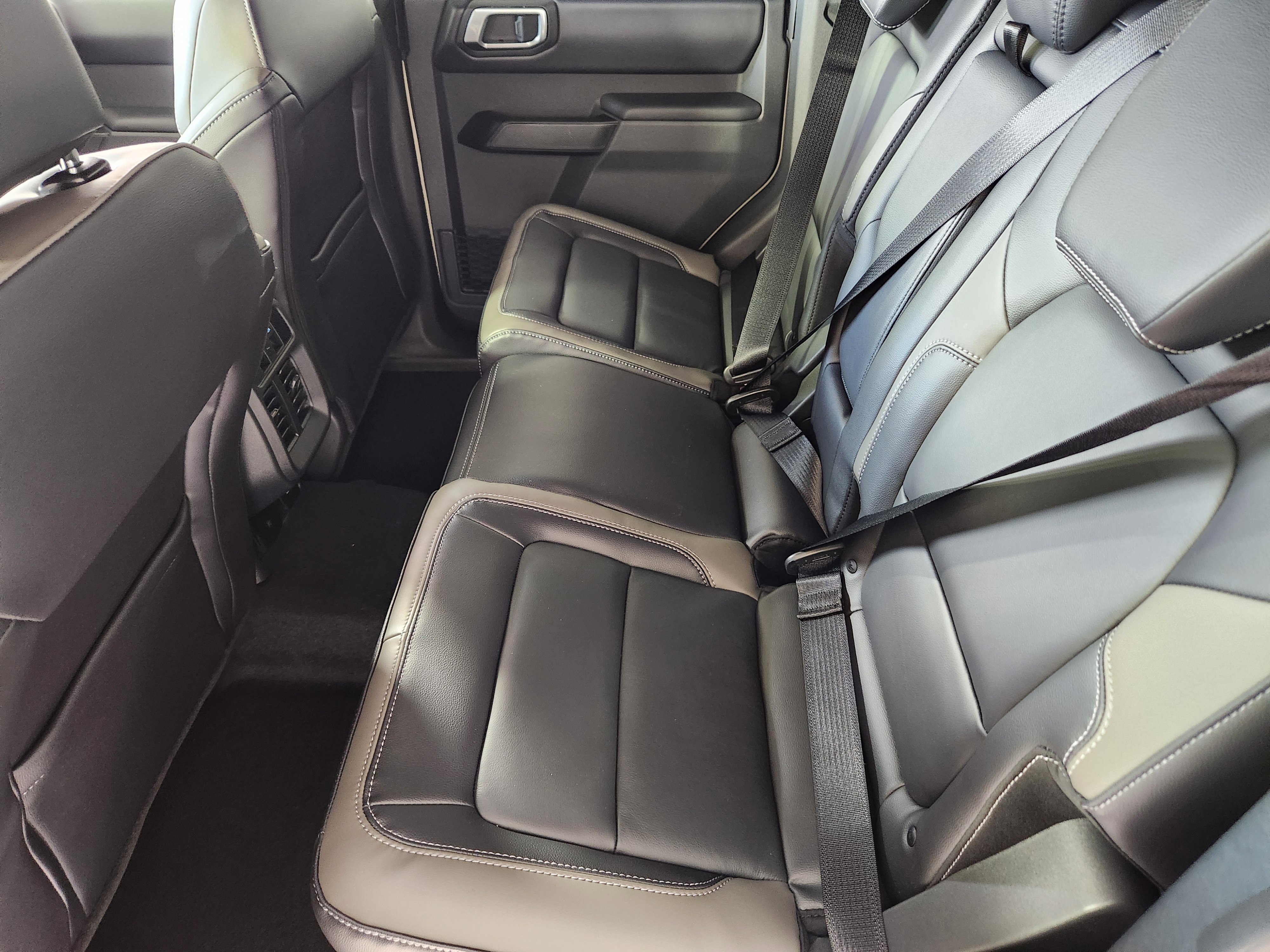 New 2025 Ford Bronco Outer Banks image 14