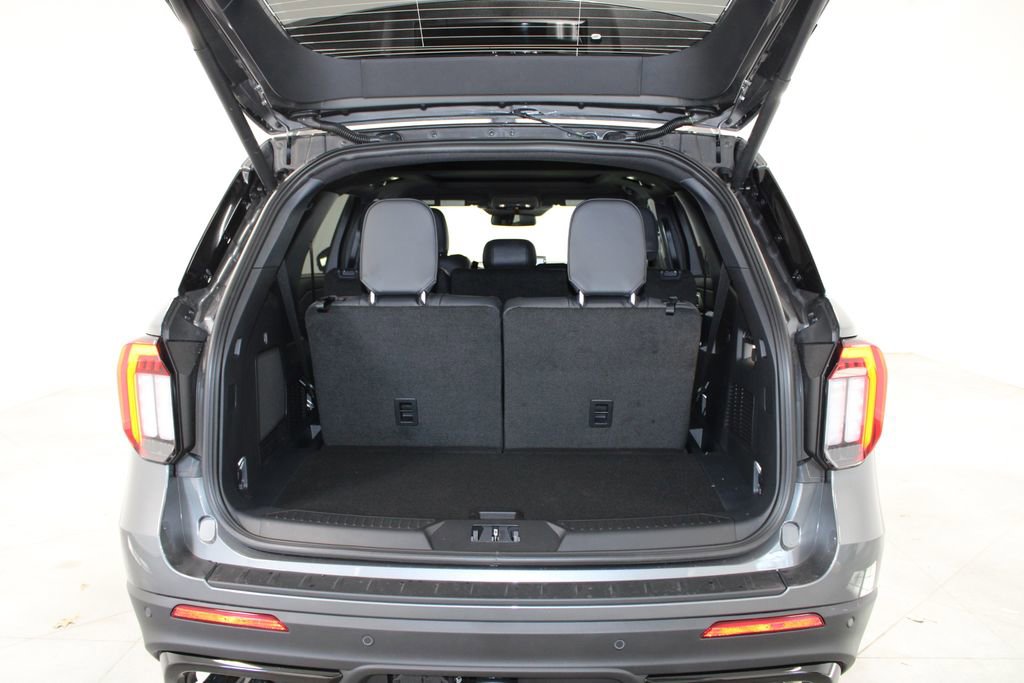 New 2026 Ford Explorer ST image 13