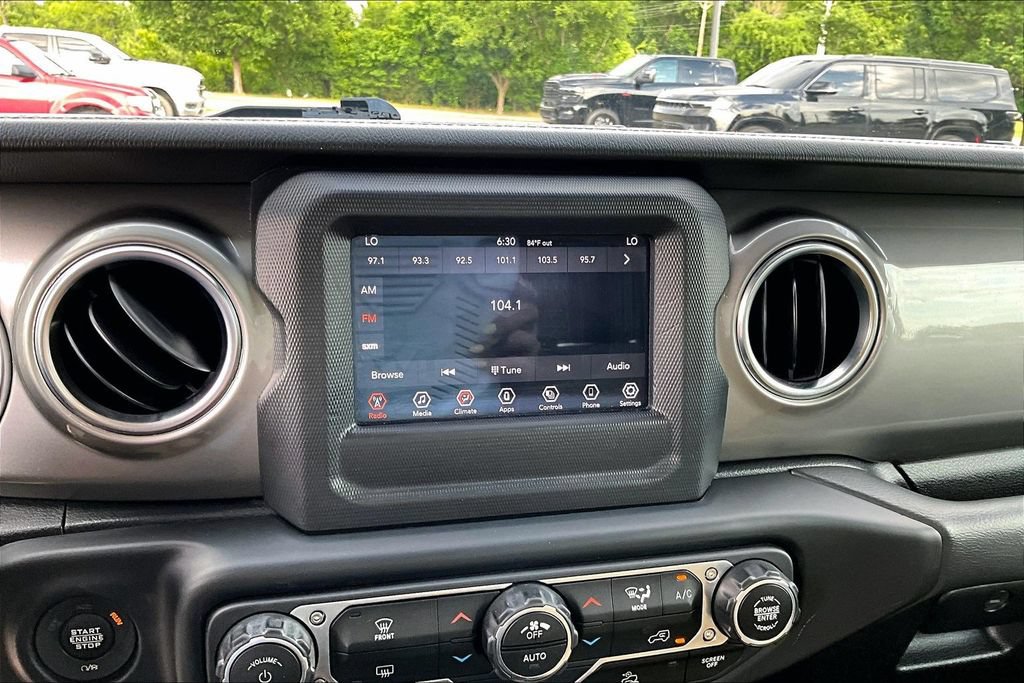 Used 2021 Jeep Wrangler Unlimited Sahara AWD/4WD image 30