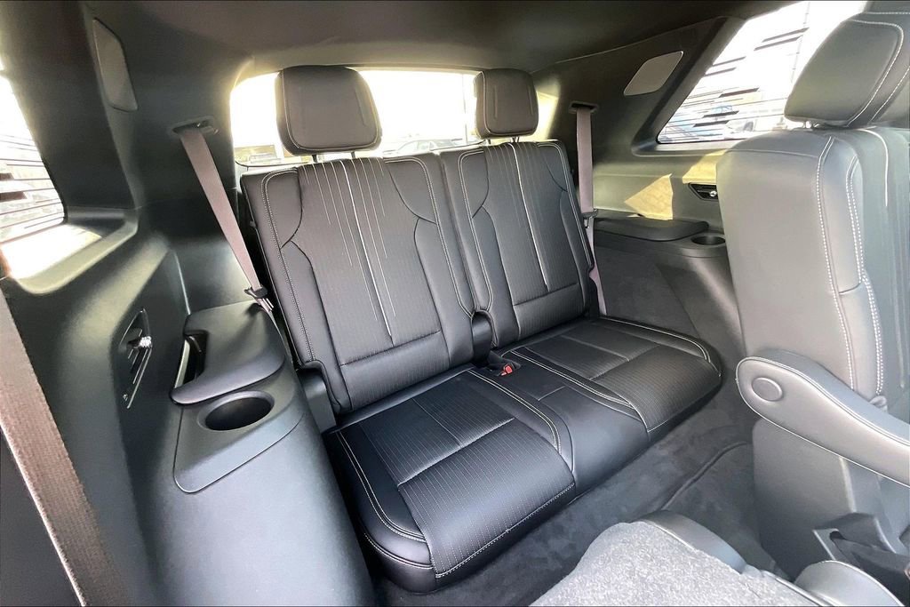 Used 2026 Cadillac Vistiq Luxury image 28