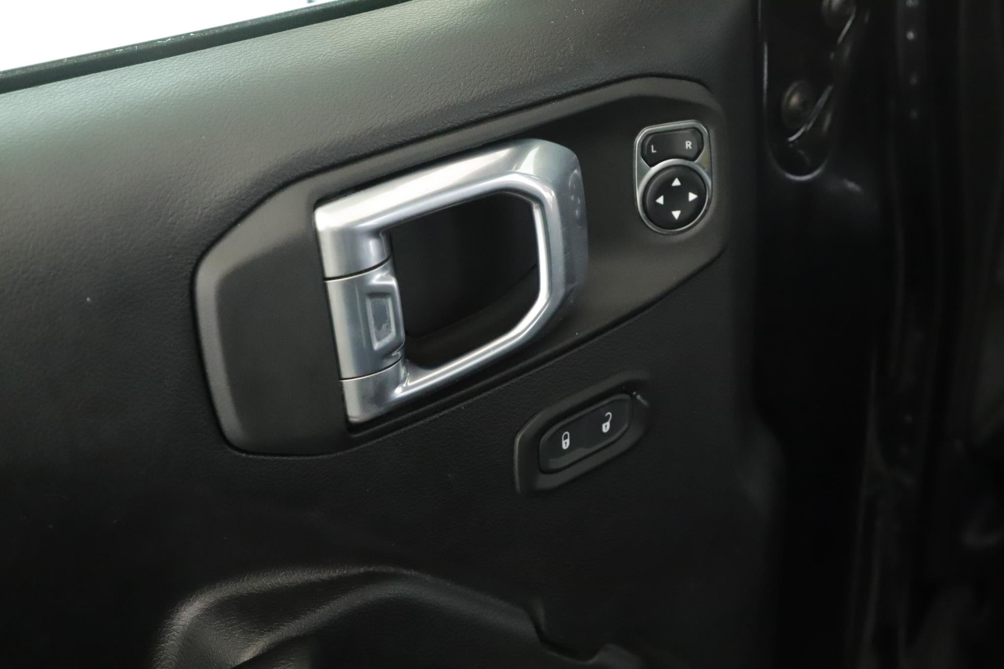 Used 2021 Jeep Wrangler Unlimited Sport AWD/4WD image 7