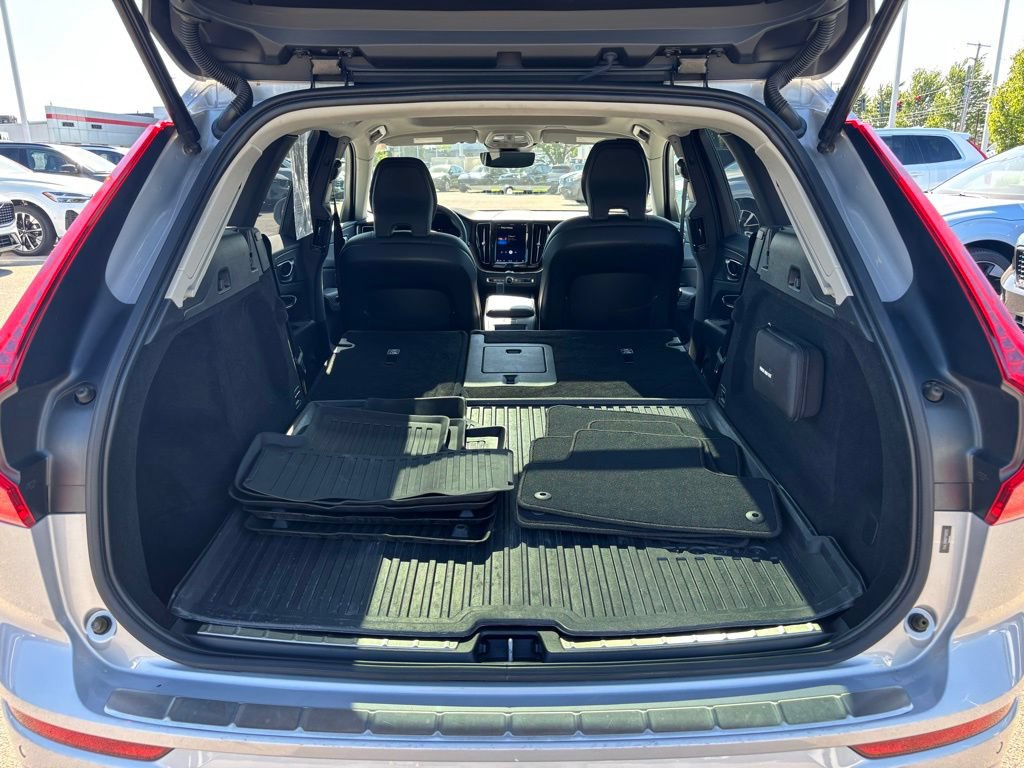 Used 2023 Volvo XC60 B5 Plus w/ Climate Package AWD/4WD image 28