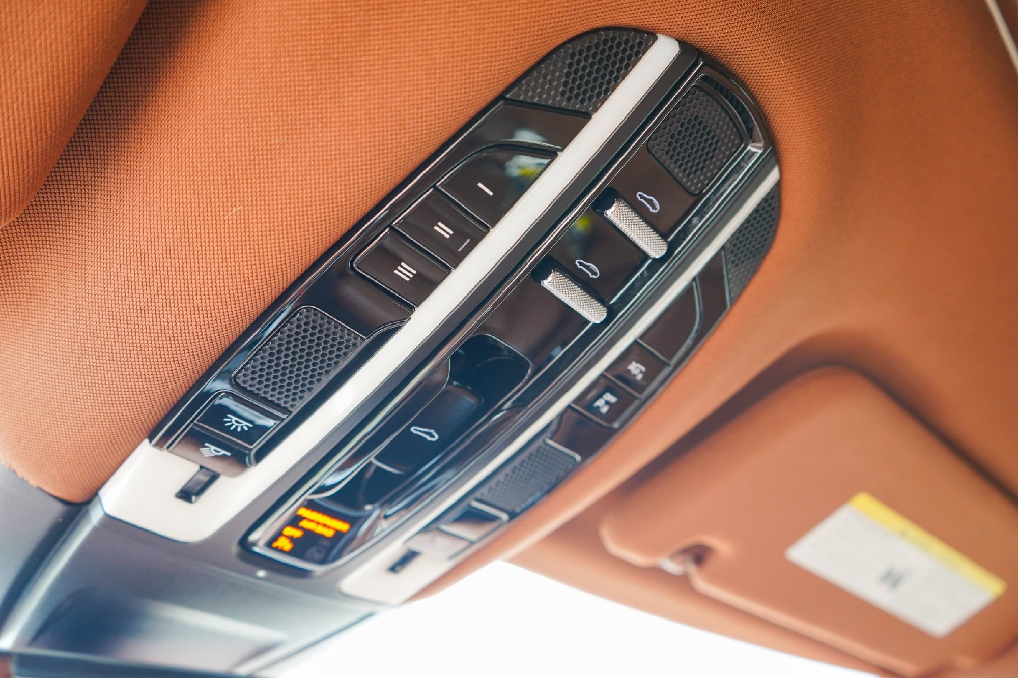 Used 2018 Porsche Panamera 4S image 19