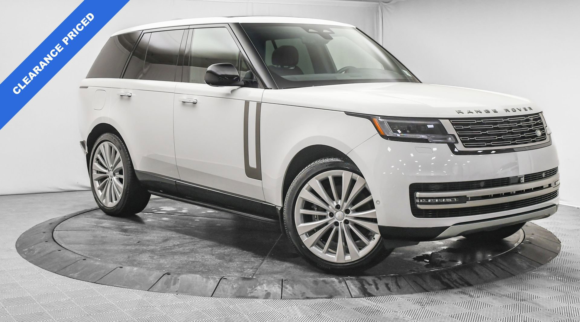 Used 2025 Land Rover Range Rover SE