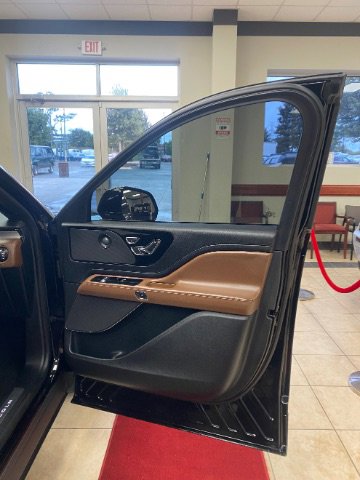 Used 2020 Lincoln Aviator Reserve w/ Elements Package Plus image 16