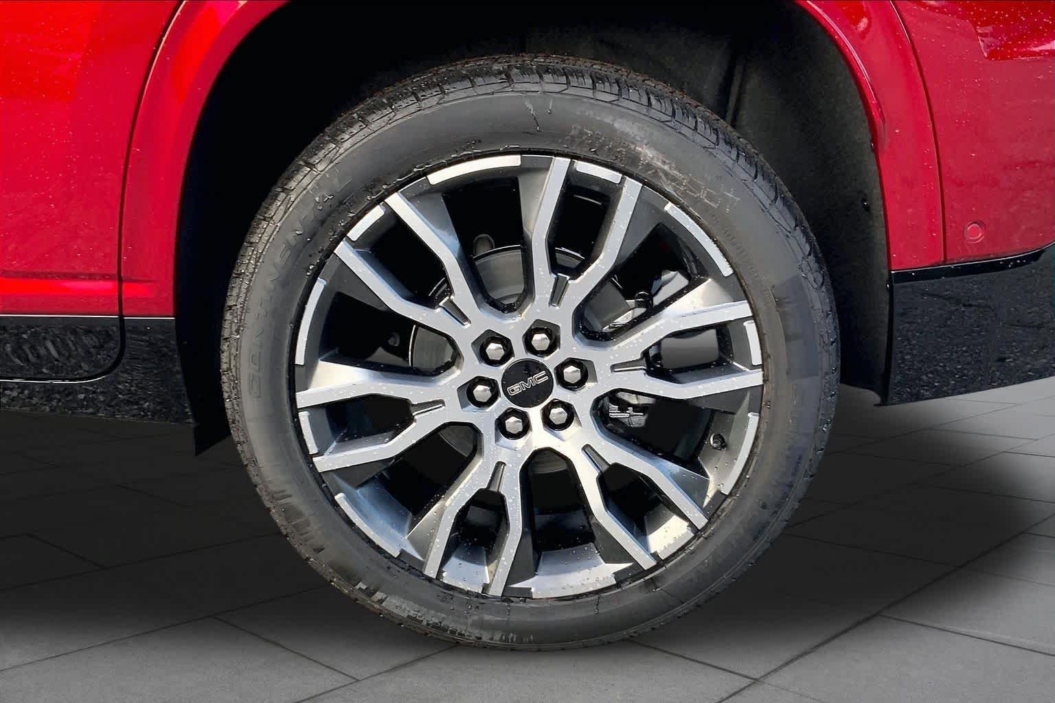 New 2027 GMC Acadia Denali Ultimate w/ LPO, Floor Liner Package FWD image 10