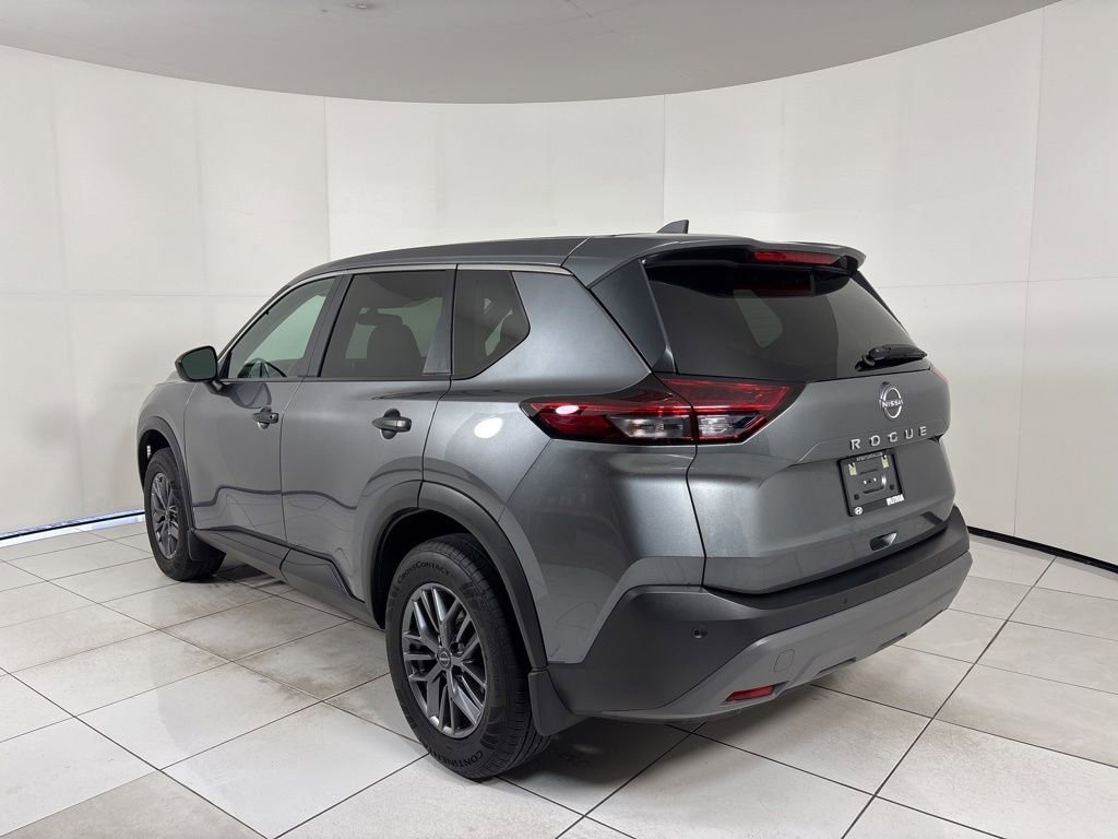 Used 2023 Nissan Rogue S image 3