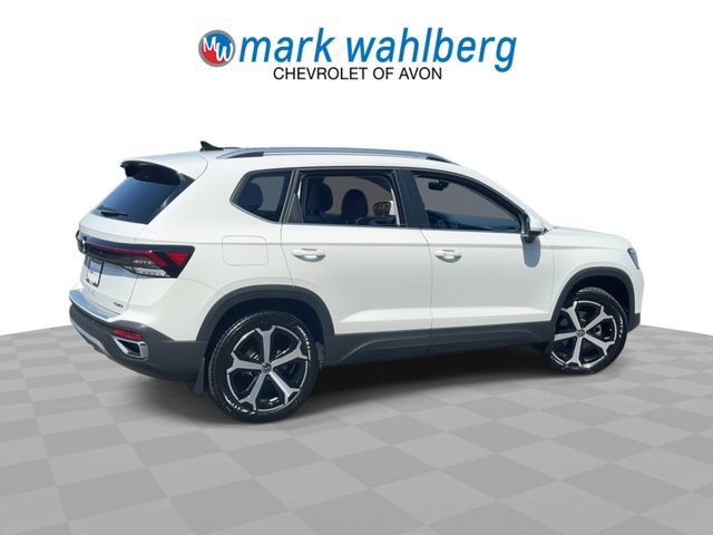 Used 2025 Volkswagen Taos SEL AWD/4WD image 8