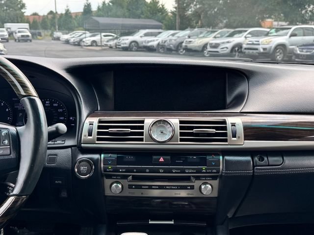 Used 2013 Lexus LS 460 w/ Comfort Pkg RWD image 10