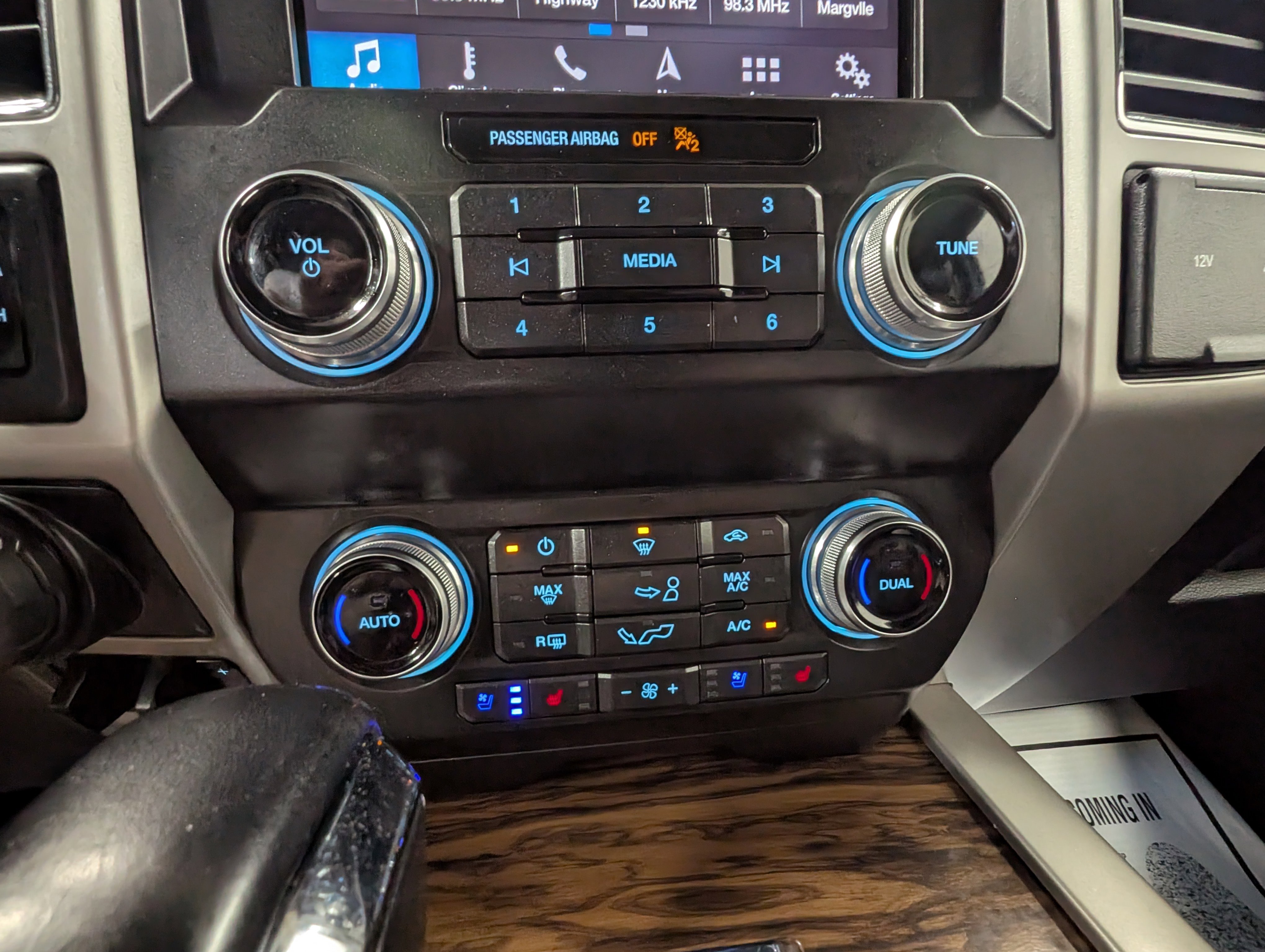 Used 2019 Ford F150 Lariat w/ Equipment Group 502A Luxury image 23