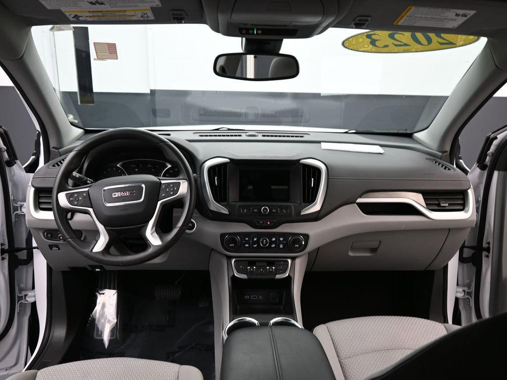 Used 2023 GMC Terrain SLE w/ Driver Convenience Package image 9
