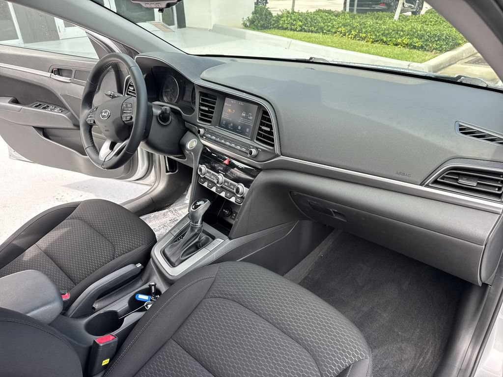 Used 2020 Hyundai Elantra Value Edition w/ Winter Weather Package FWD image 32