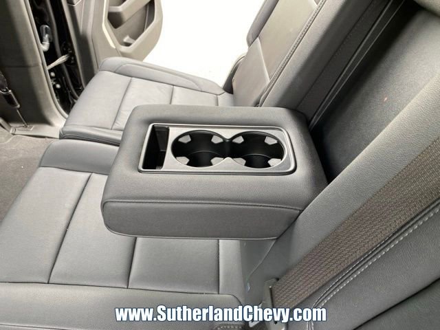 Used 2025 Chevrolet Suburban Z71 AWD/4WD image 39