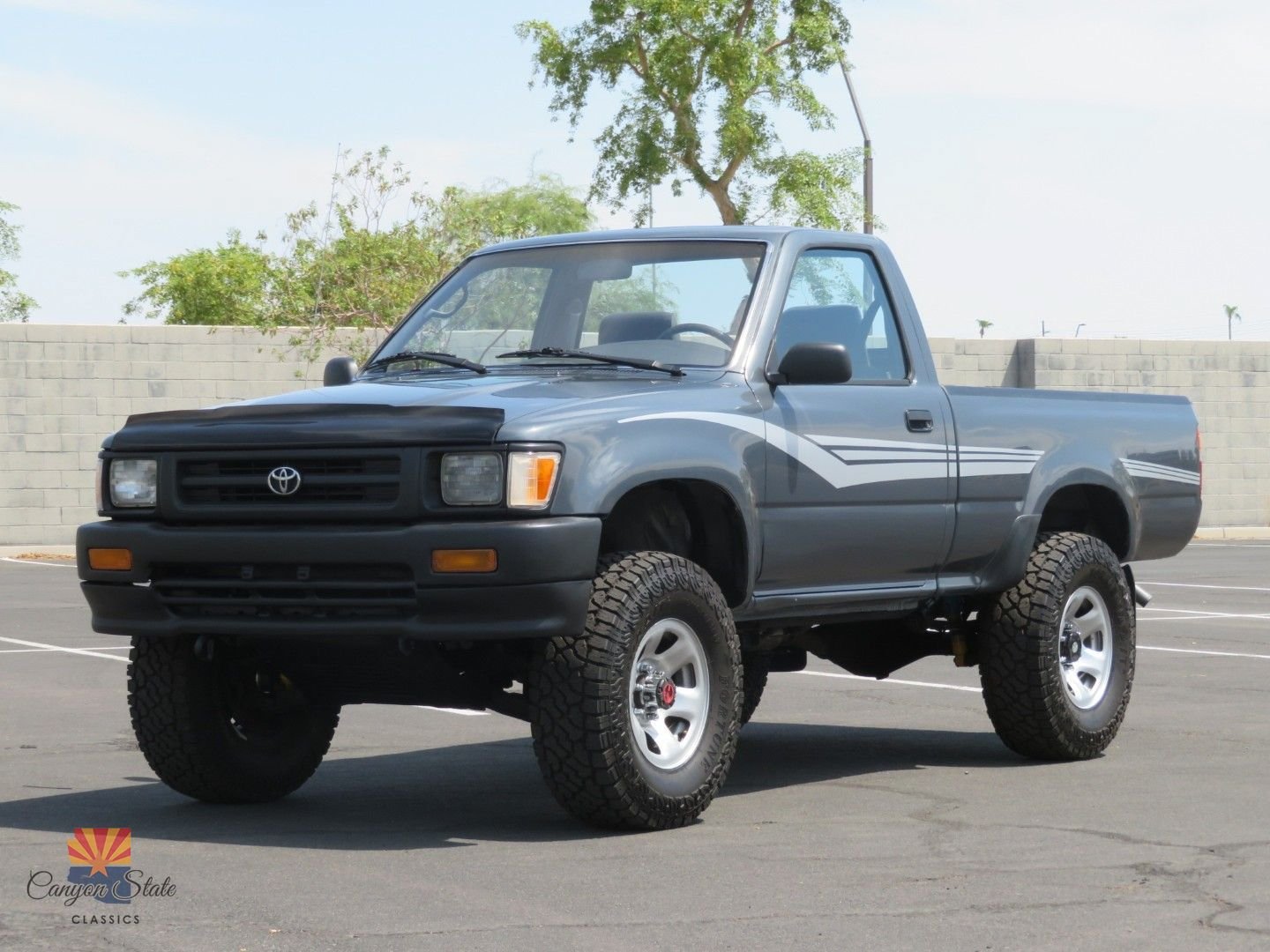 Used 1992 Toyota Pickup Deluxe AWD/4WD image 8