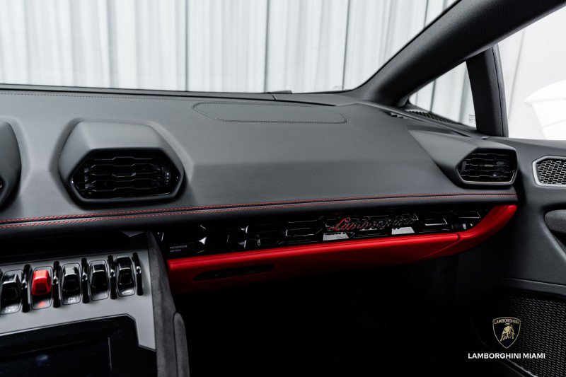 Used 2024 Lamborghini Huracan Tecnica image 38