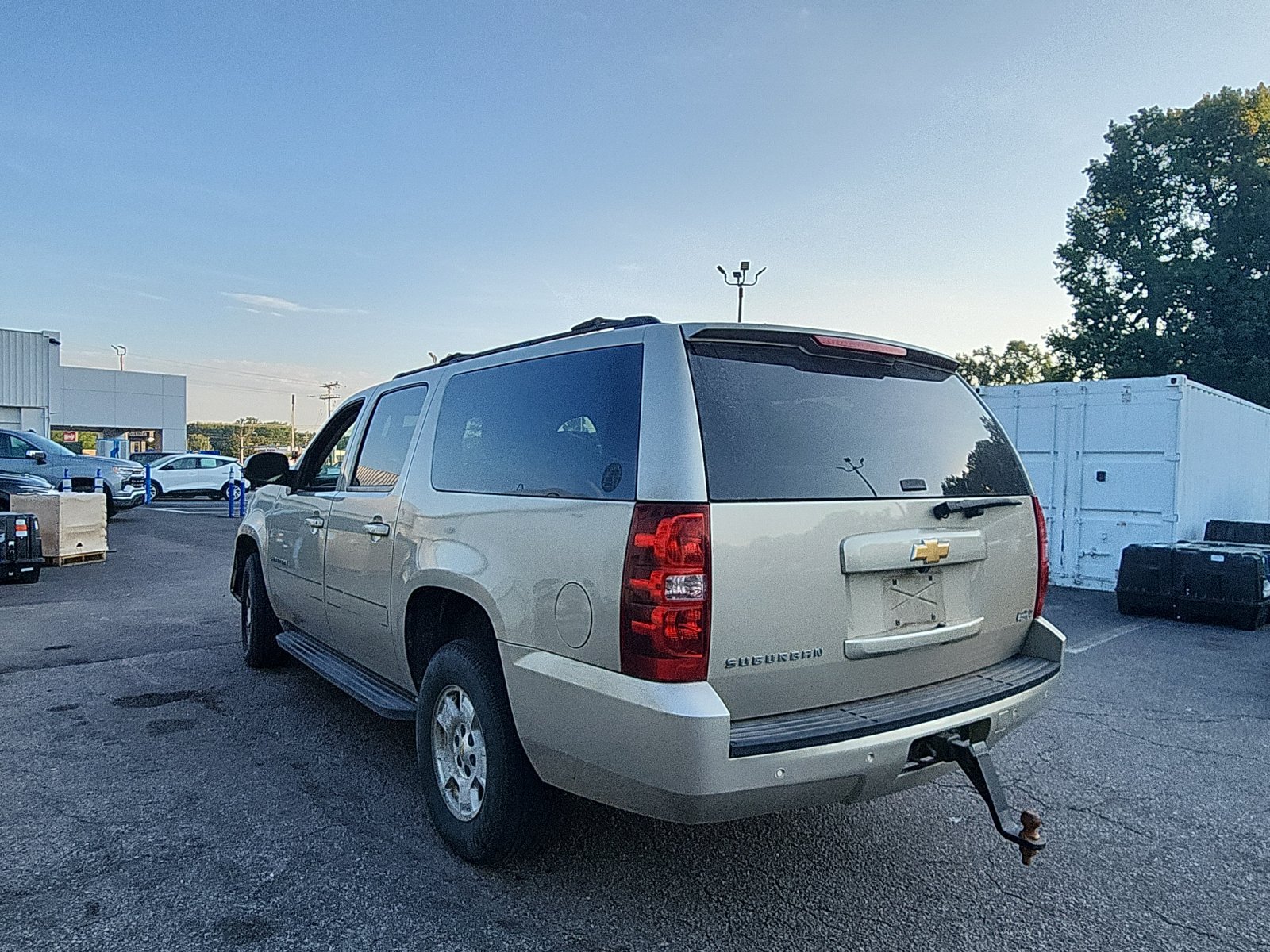 Used 2013 Chevrolet Suburban LS w/ Convenience Package 1 AWD/4WD image 3